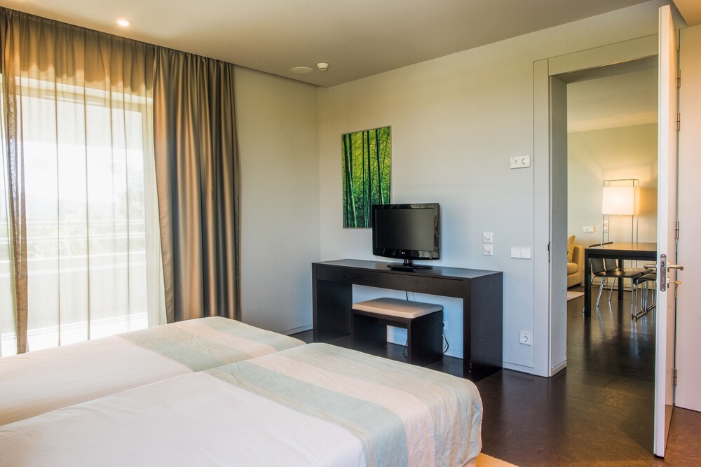 Premium Suite, 1 Bedroom - Guestroom
