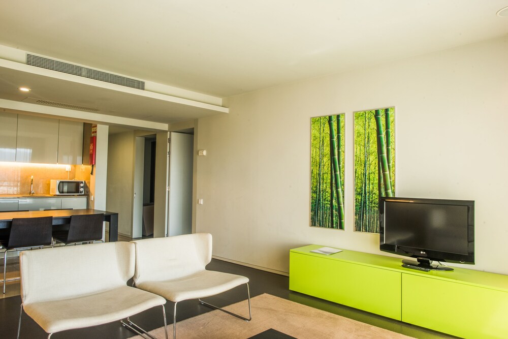 Suite, 2 Bedrooms - Living Room