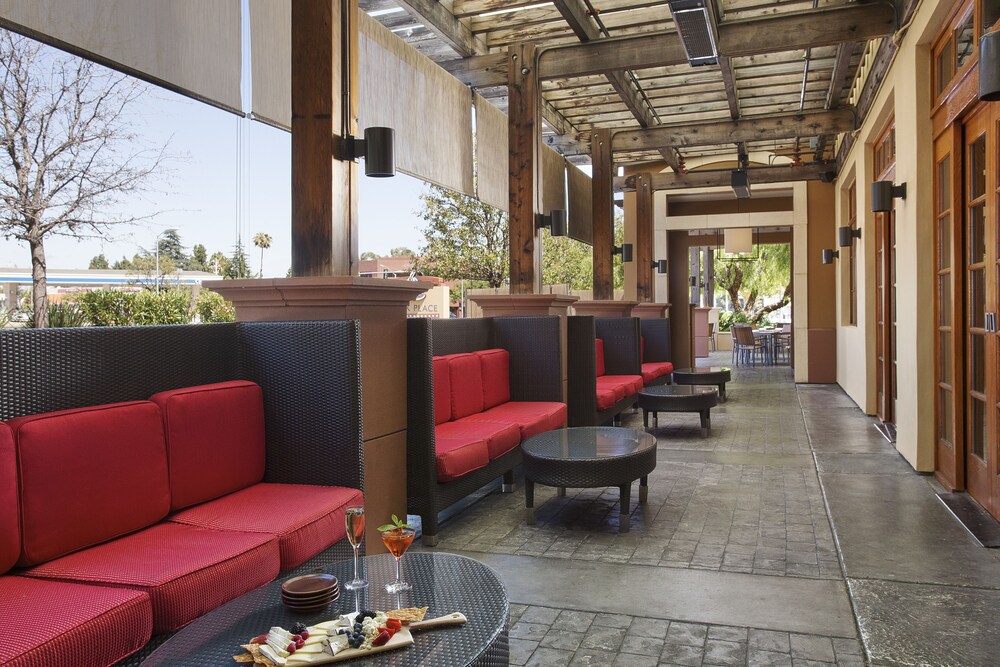 Hotel Lounge