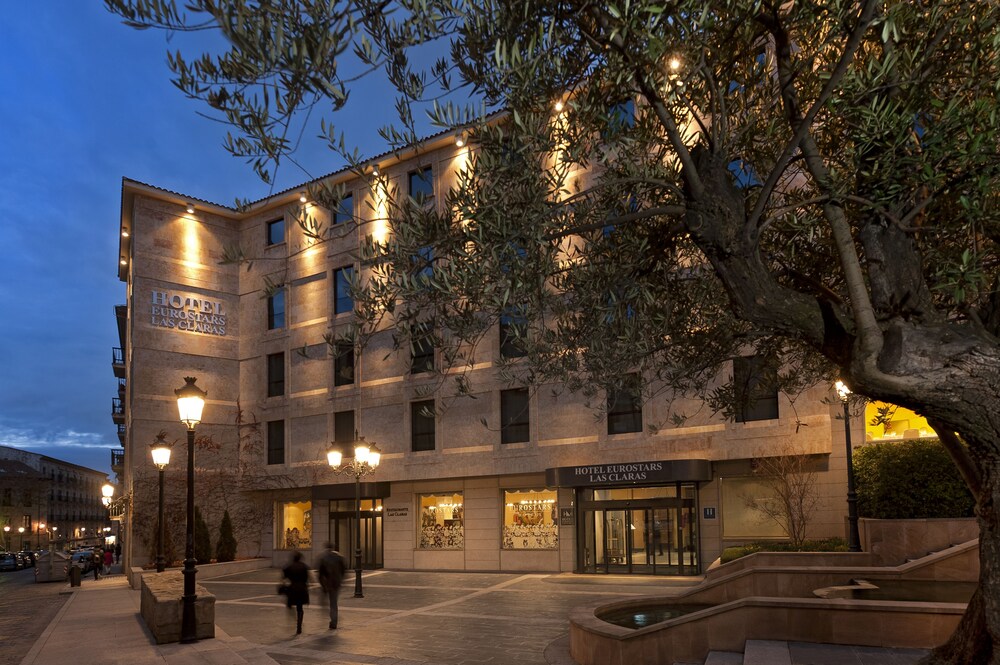 Fachada del hotel