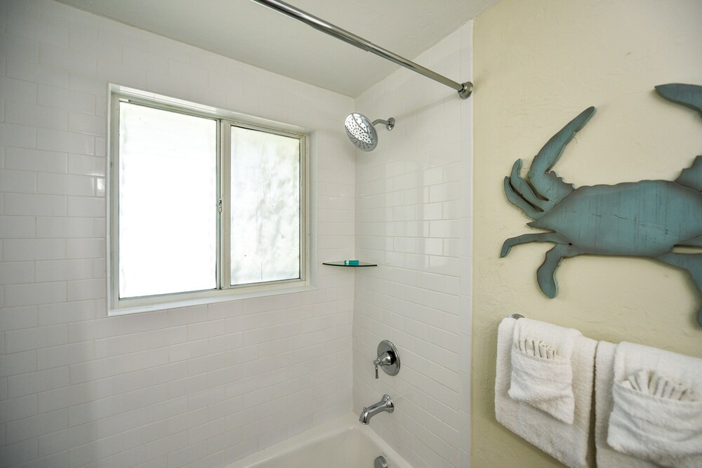 Suite, 2 Bedrooms, Private Pool - Bathroom Shower