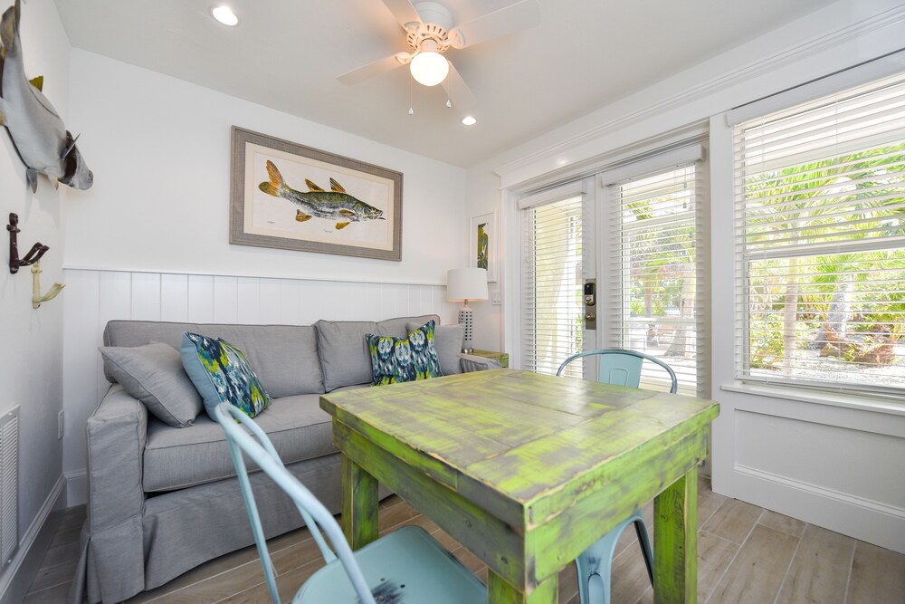 Luxury Room, 1 Bedroom, Kitchen - In-Room Dining