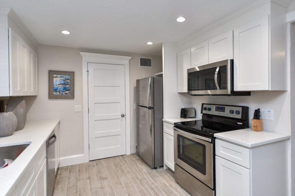 Honeymoon Suite, 1 King Bed with Sofa bed - In-Room Kitchen