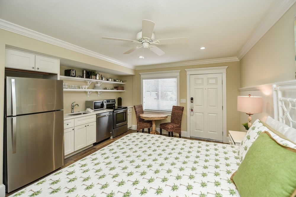 Studio Suite, Kitchen - In-Room Kitchen