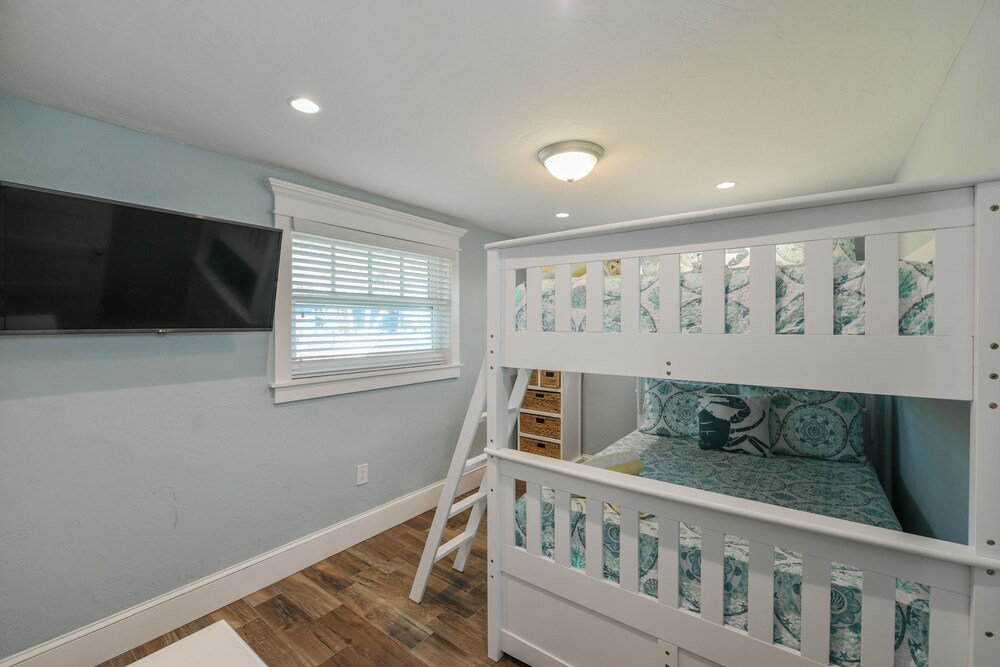 Suite, 2 Bedrooms, Private Pool - Guestroom