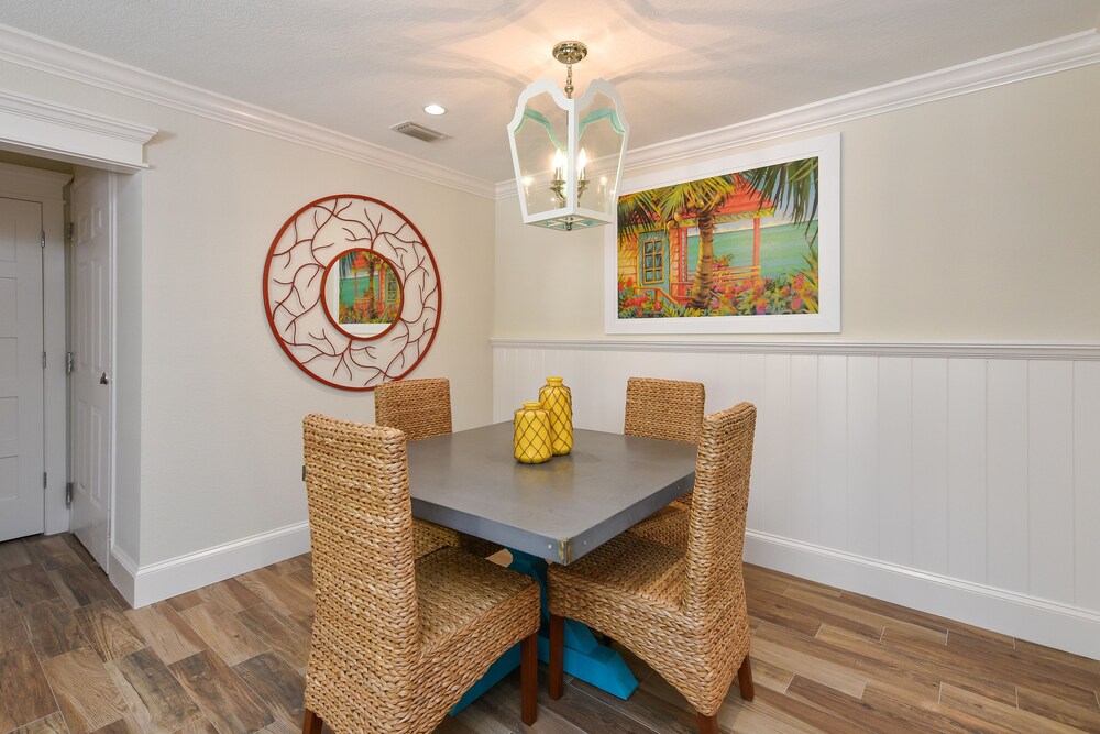 Suite, 1 Bedroom (Large) - In-Room Dining