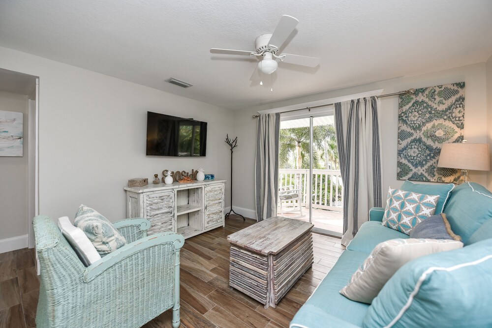 Luxury Room, 2 Bedrooms - Living Area