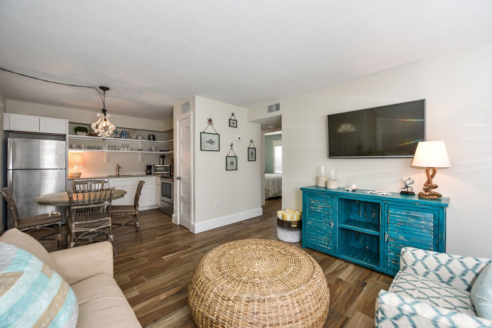 Luxury Room, 2 Bedrooms - Living Area