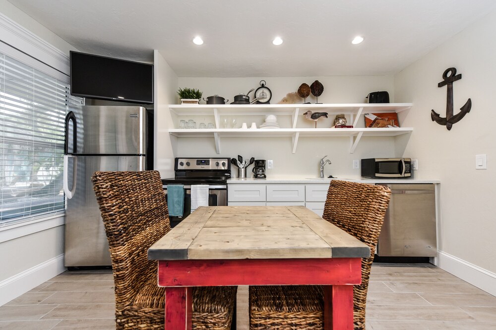 Luxury Room, 1 Bedroom, Kitchen - In-Room Kitchen