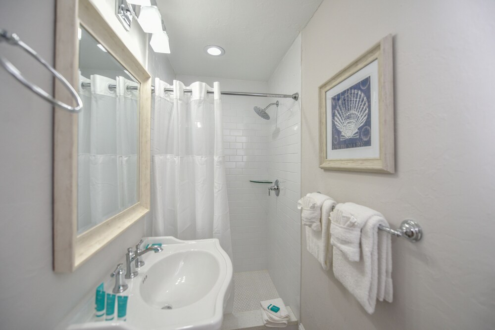 Luxury Room, 1 Bedroom, Kitchen - Bathroom