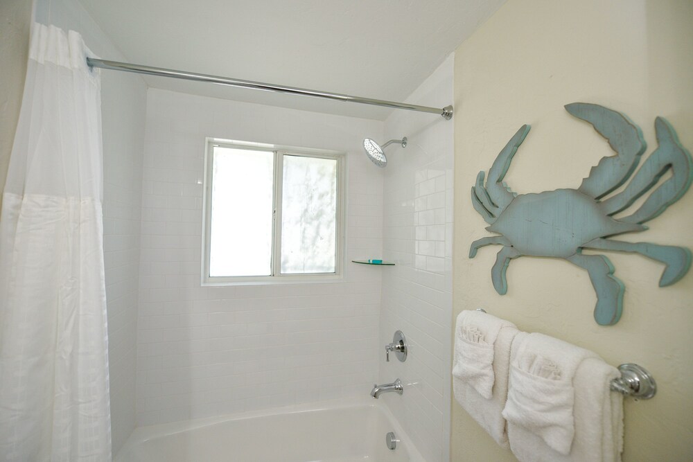 Luxury Room, 2 Bedrooms - Bathroom