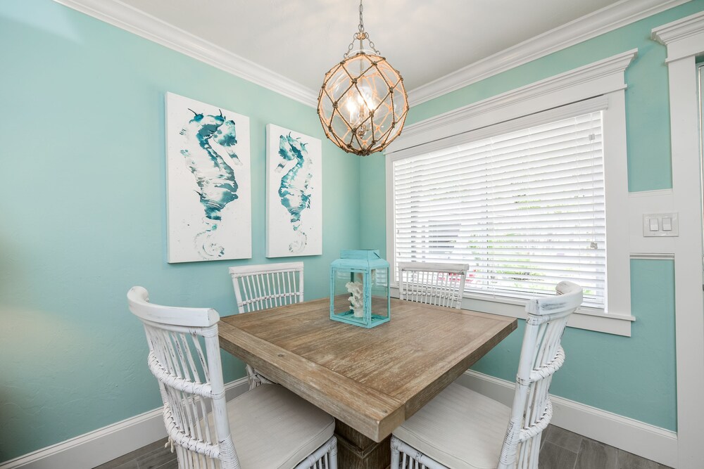 Suite, 1 Bedroom (Large) - In-Room Dining