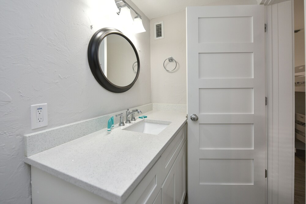 Studio Suite - Bathroom Sink