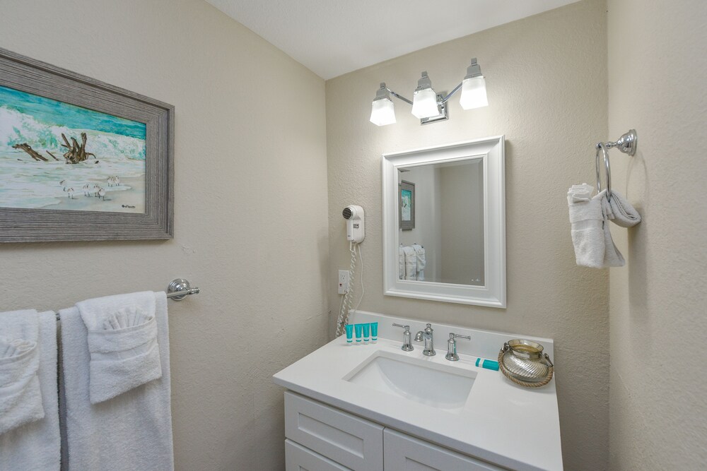 Studio Suite, Kitchen - Bathroom Sink