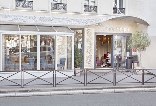 Hotel Eiffel Segur