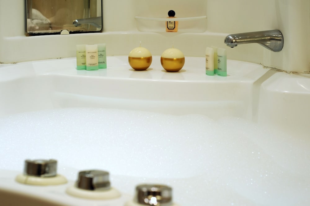 Jetted Tub