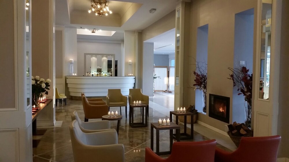 Hotel Lounge