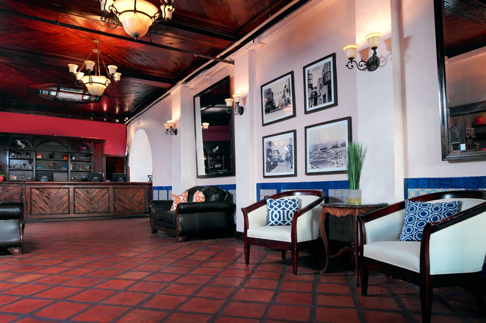 Hotel Lounge