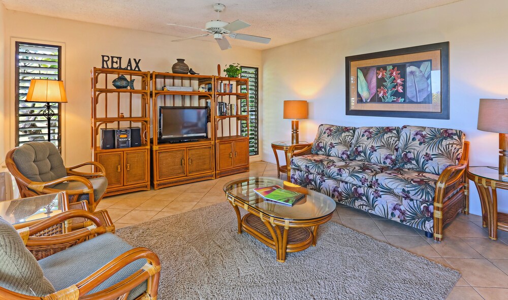 Condo, 2 Bedrooms, 2 Bathrooms, Garden View - Living Area