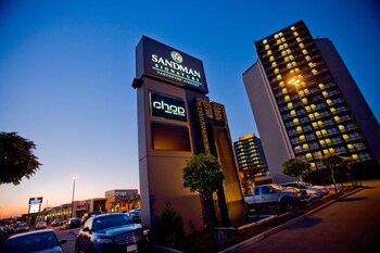 Hotel Front - Evening/Night