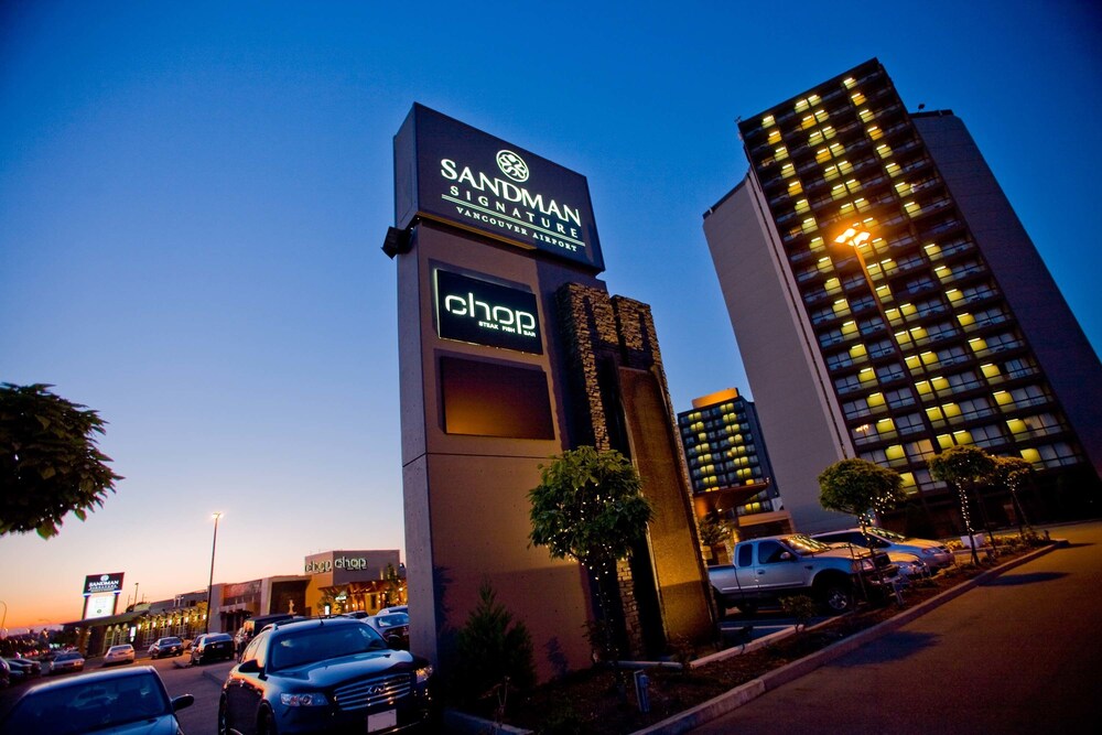 Hotel Front - Evening/Night