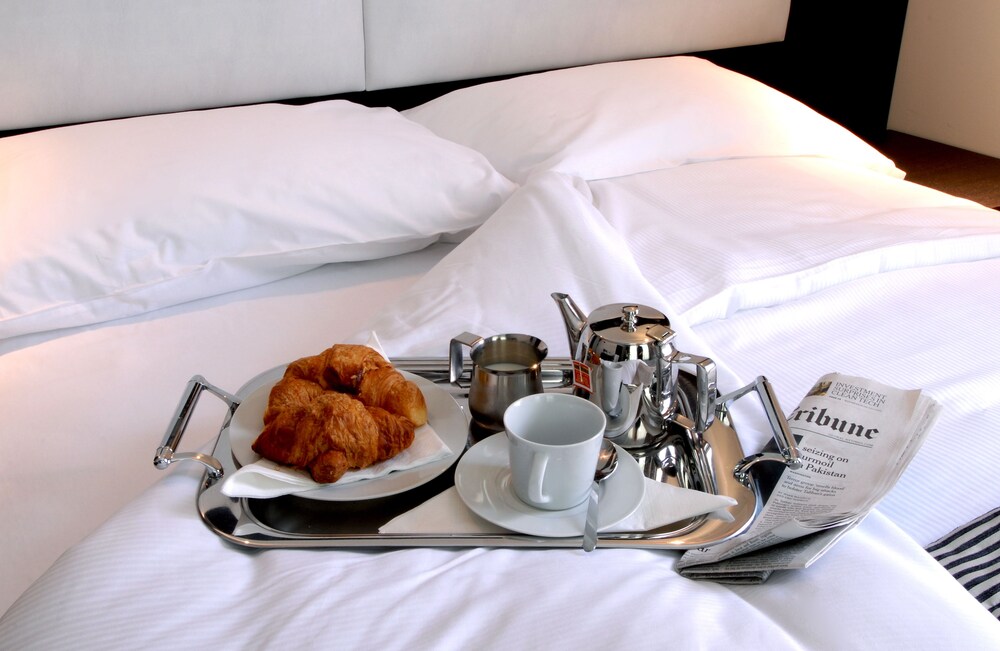 Room Service - Dining
