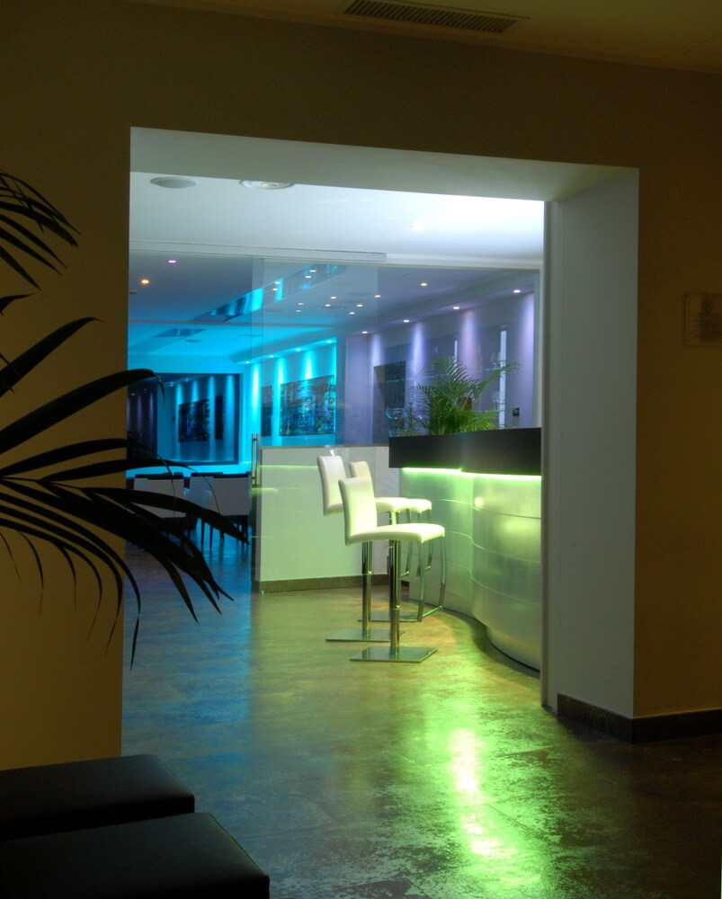 Hotel Lounge