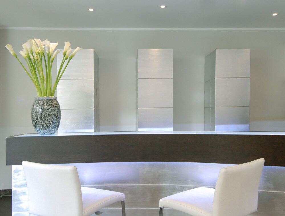 Hotel Lounge