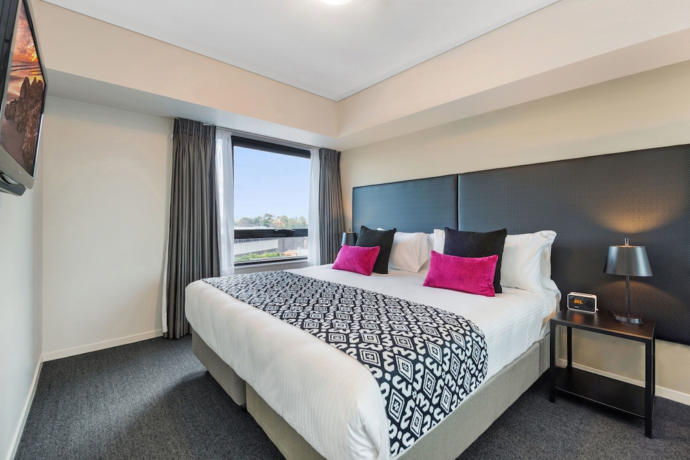 Premium One Bedroom Apartment - Guestroom