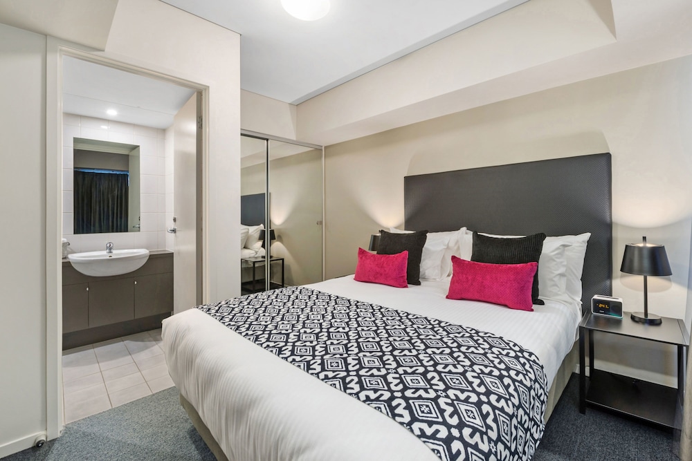 One Bedroom Apartment - Guestroom
