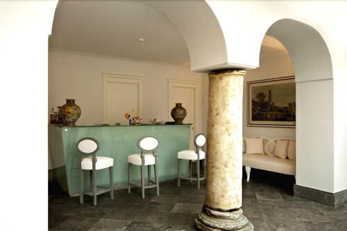 Hotel Lounge