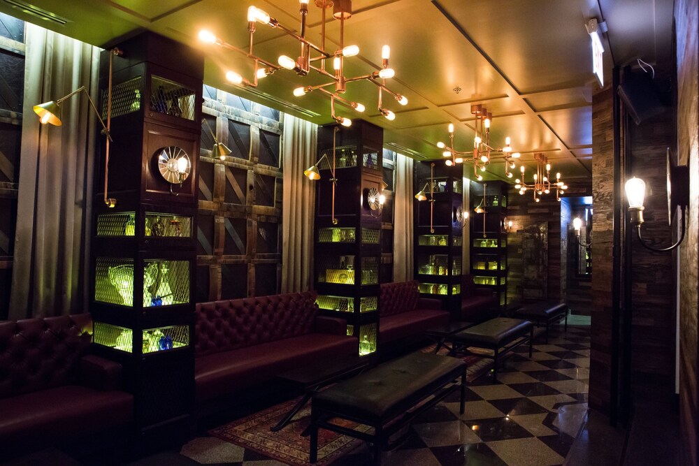 Hotel Lounge