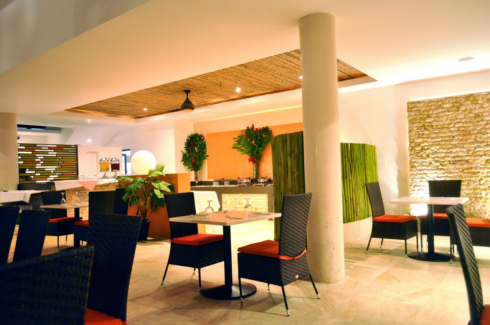 Food Court