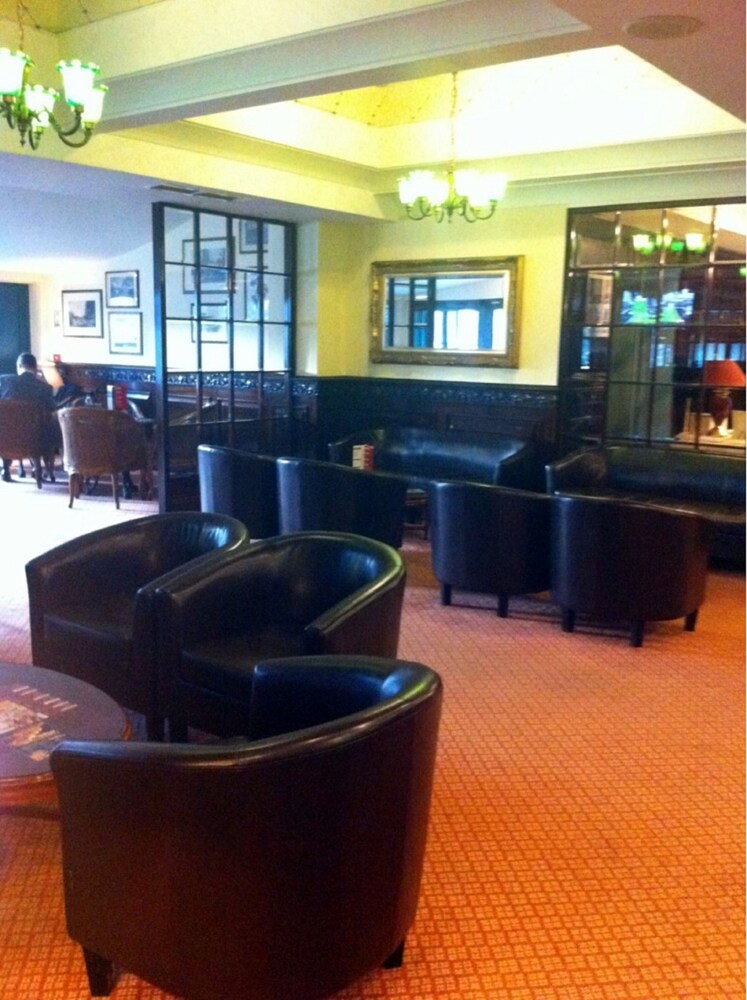 Hotel Lounge