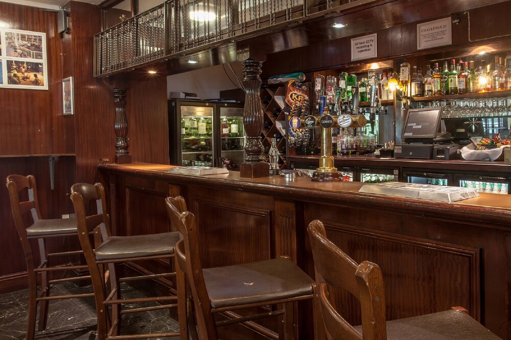 Hotel Bar