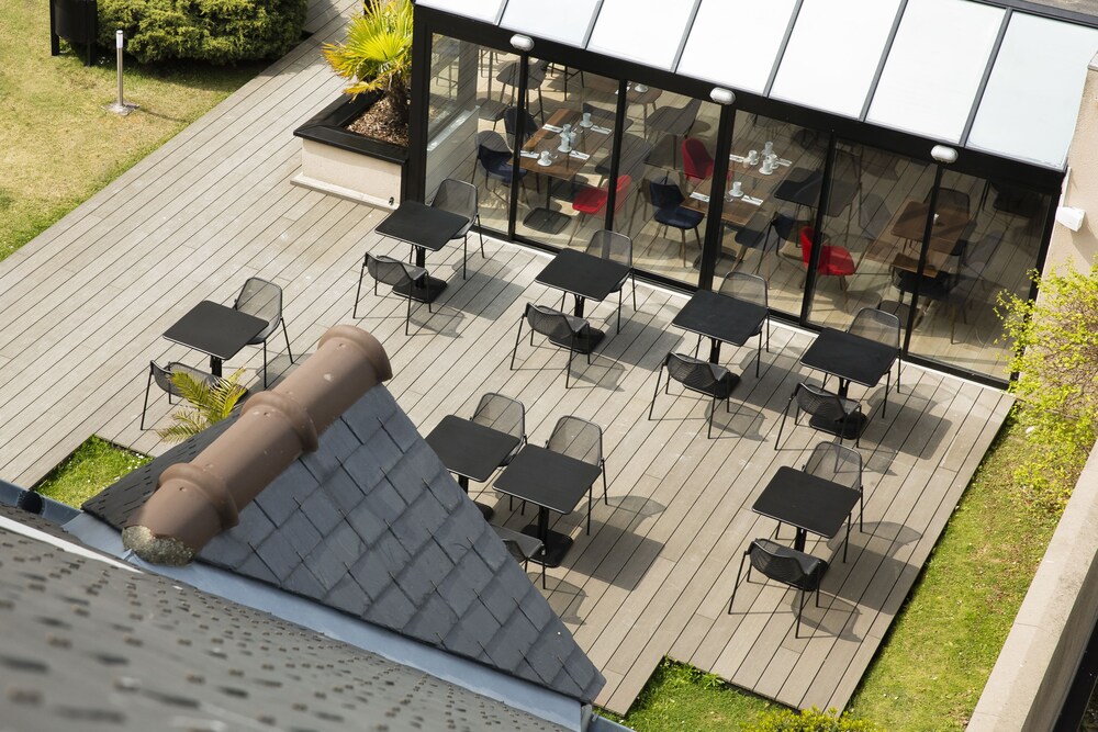 Courtyard View