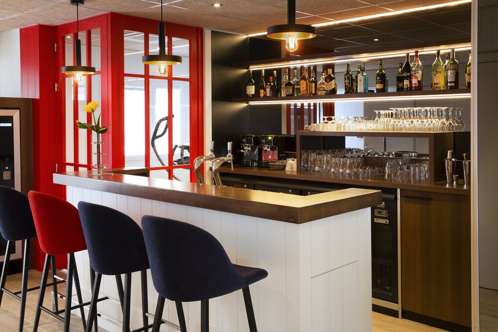 Hotel Bar