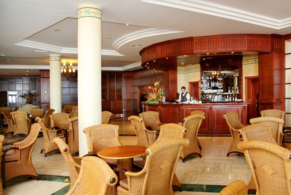 Hotel Bar