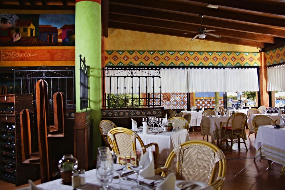 Food Court