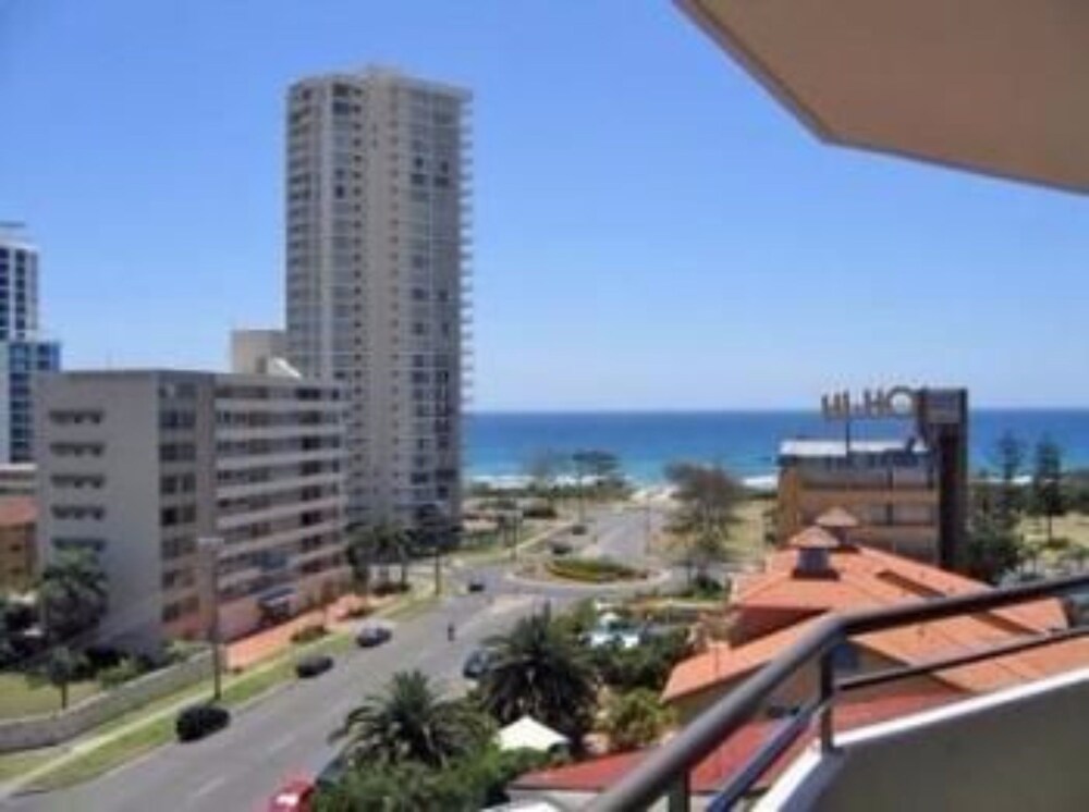 2 Bedroom Ocean View - Balcony