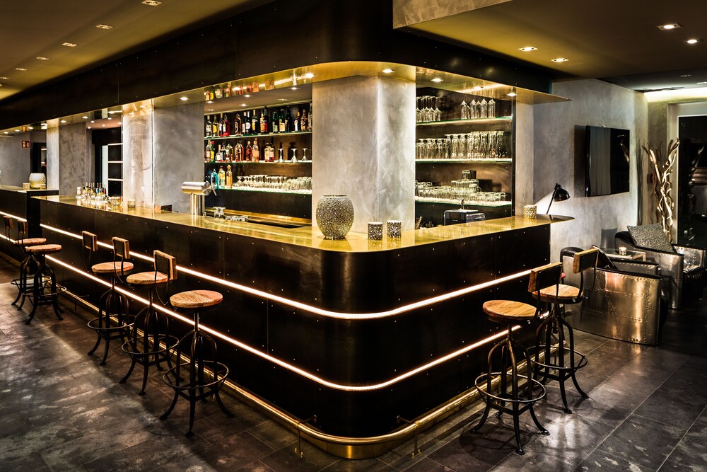 Hotel Bar