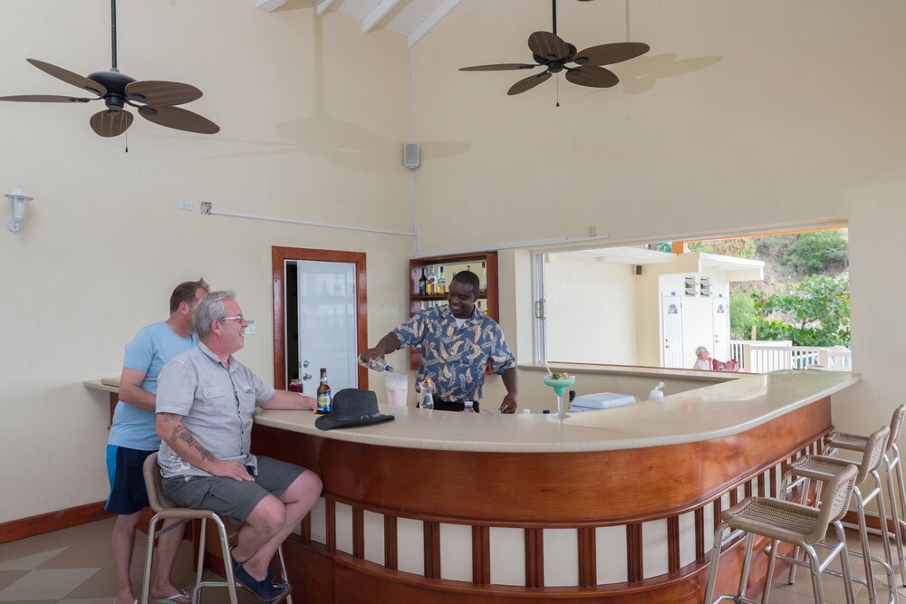 Hotel Bar