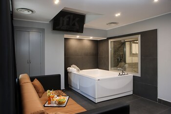 Jetted Tub