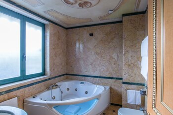 Jetted Tub