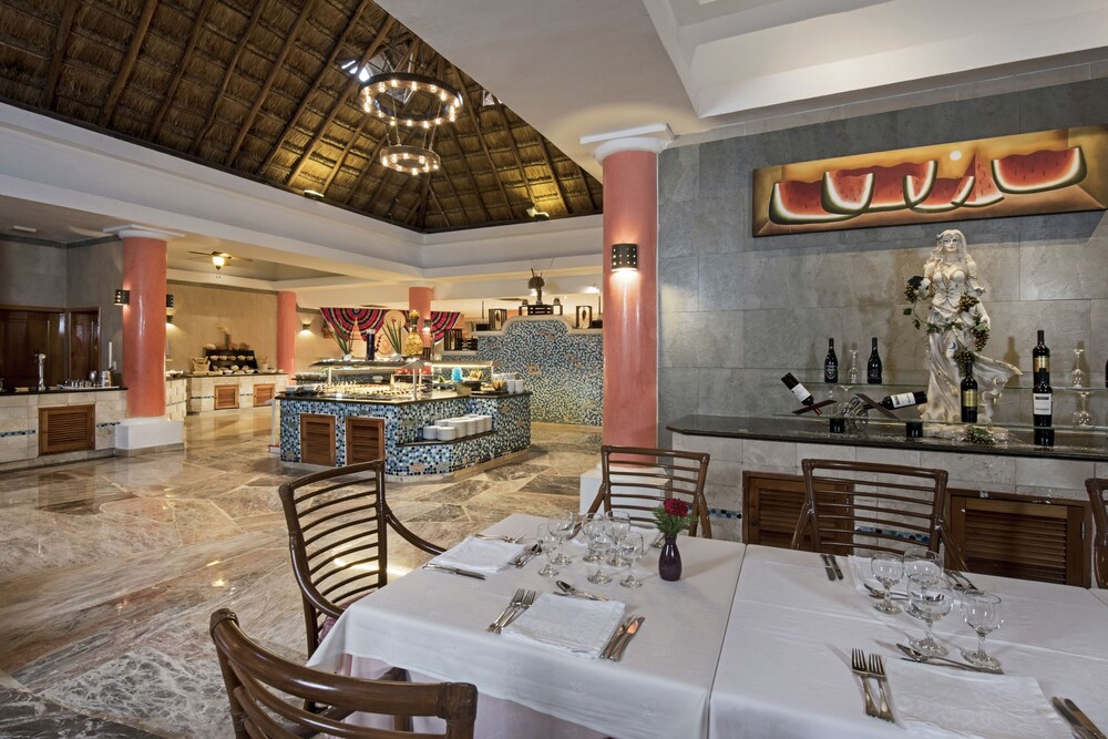 Breakfast buffet, Iberostar Cozumel All Inclusive