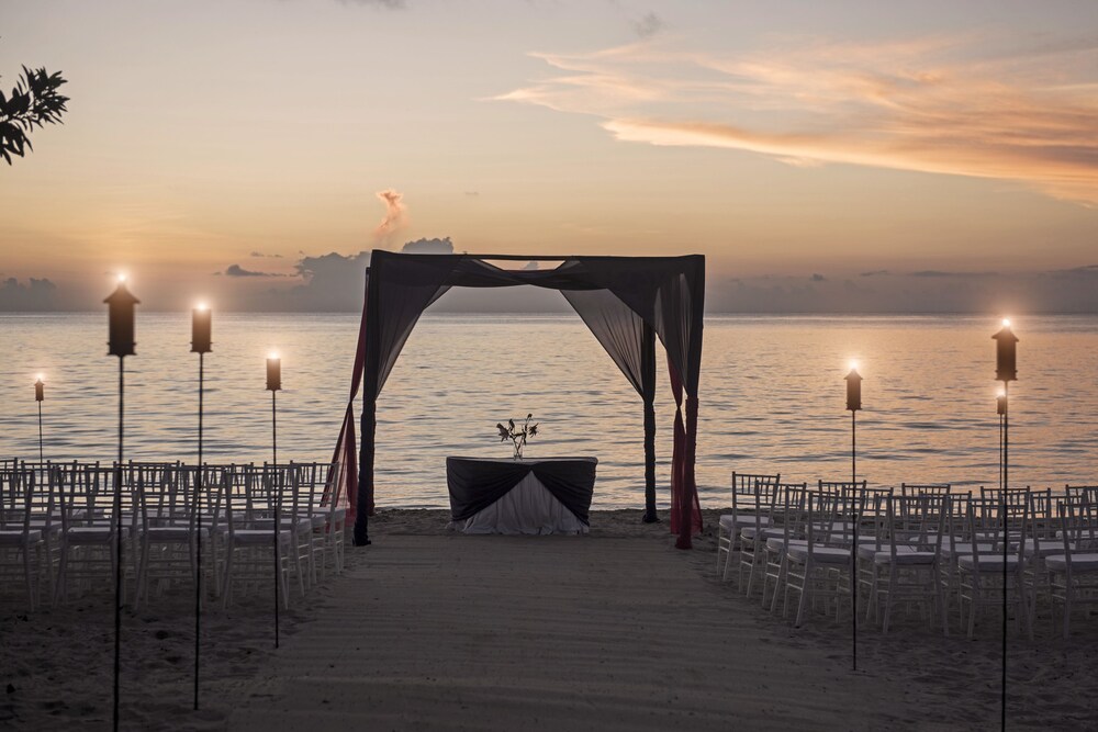 Outdoor wedding area, Iberostar Cozumel All Inclusive