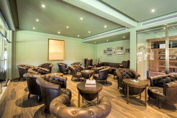 Hotel Lounge
