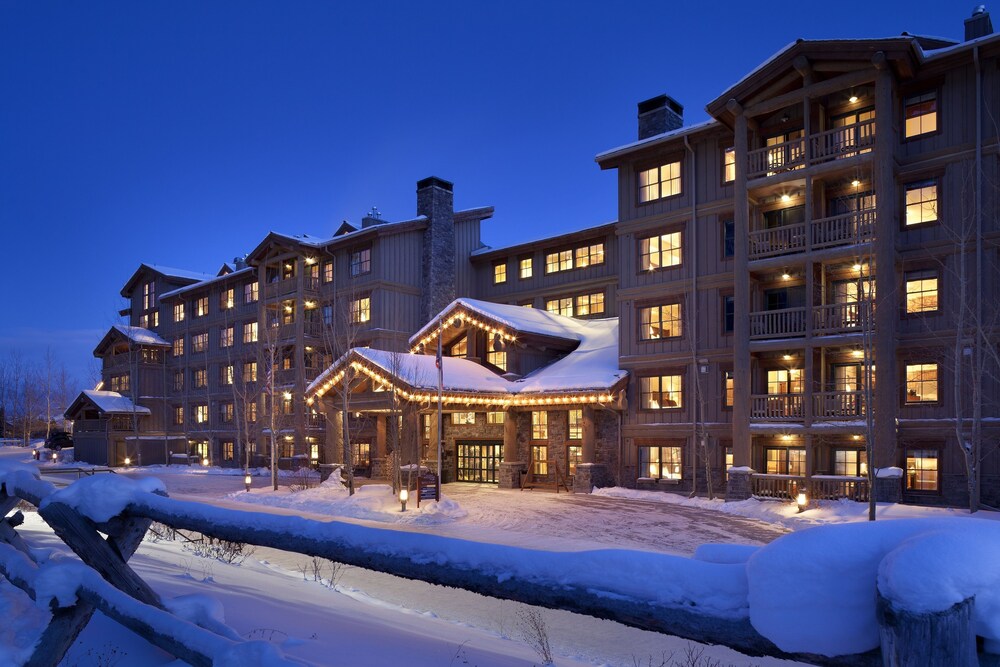 Hotel Front - Evening/Night