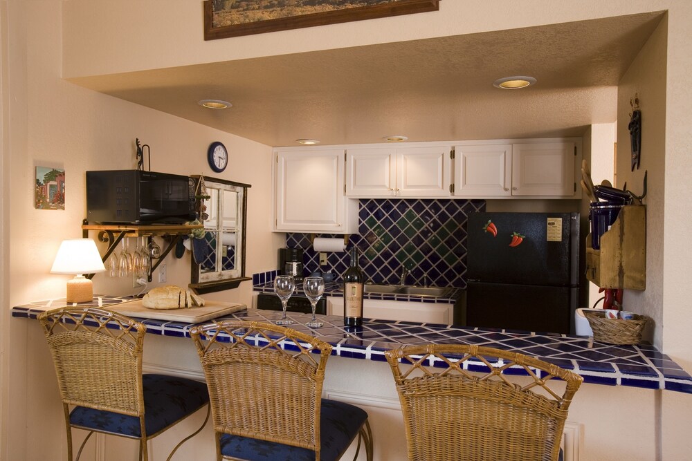Condo, 2 Bedrooms - In-Room Kitchen