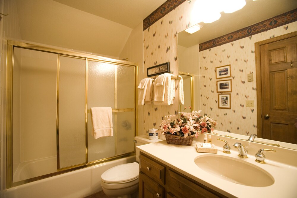 Condo, 2 Bedrooms - Bathroom